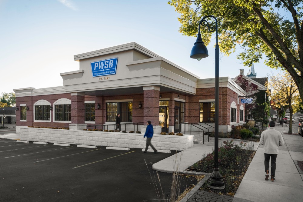 Exterior of the Cedarburg Branch